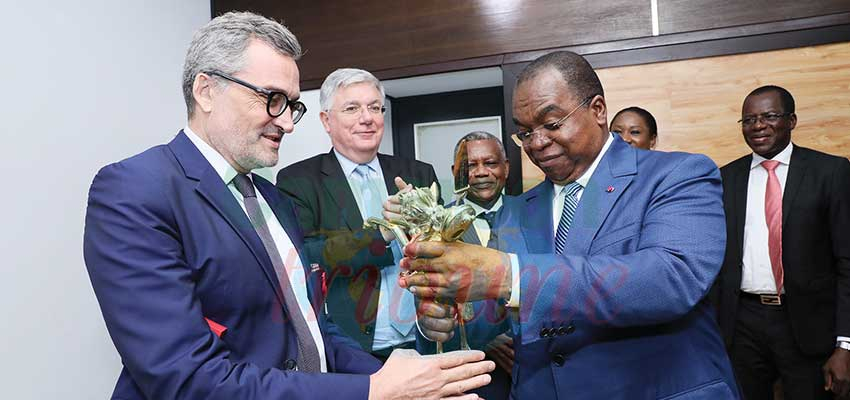 Alexandre Maymat receives medal, Yaounde July 17, 2019.